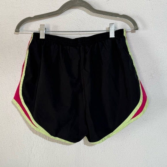 Nike running shorts - Picture 2 of 6